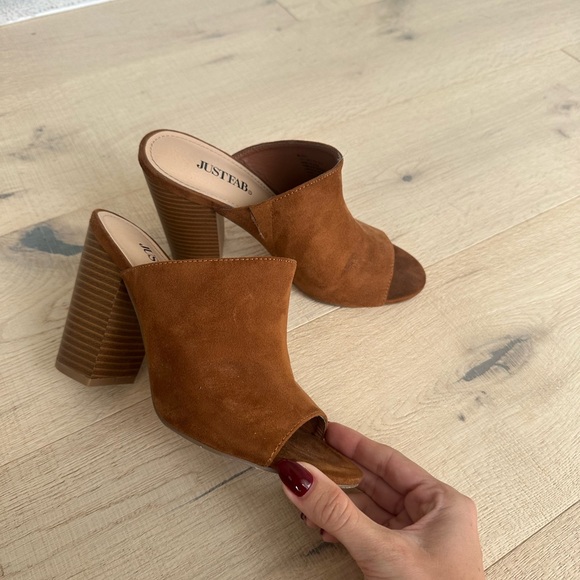Brown heeled mules - Picture 1 of 6